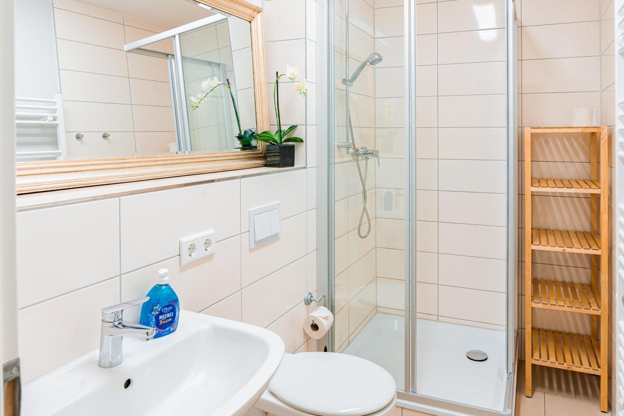 Apartmenthaus Chrischanshof 罗斯托克 外观 照片